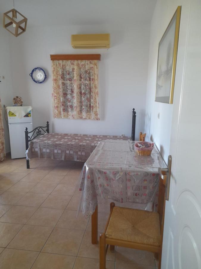 Elzahed Apartments Maestro Кімолос Екстер'єр фото